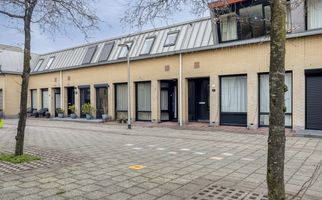 Adriaan Pieterslaan 8, HENDRIK-IDO-AMBACHT