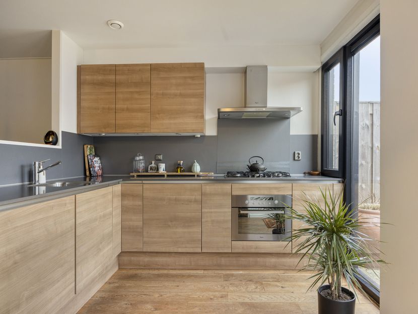 Adriaan Pieterslaan 8, HENDRIK-IDO-AMBACHT