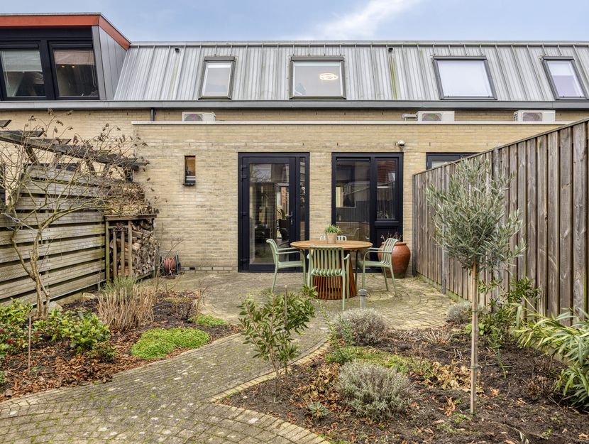 Adriaan Pieterslaan 8, HENDRIK-IDO-AMBACHT