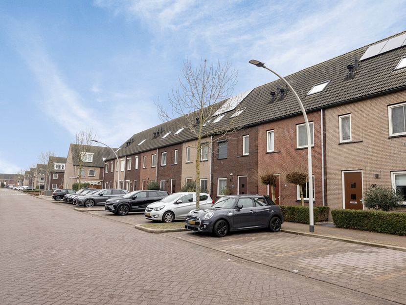 Steur 98, HENDRIK-IDO-AMBACHT