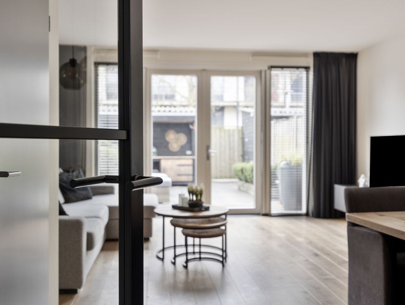 Steur 98, HENDRIK-IDO-AMBACHT