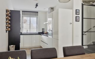 Steur 98, HENDRIK-IDO-AMBACHT