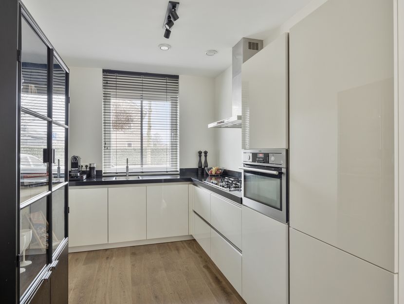 Steur 98, HENDRIK-IDO-AMBACHT