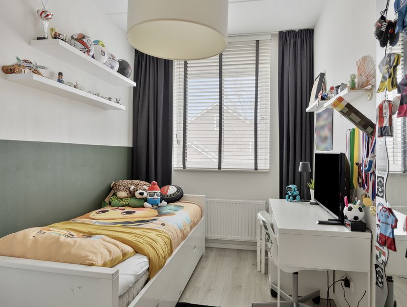 Steur 98, HENDRIK-IDO-AMBACHT