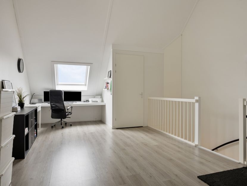 Steur 98, HENDRIK-IDO-AMBACHT