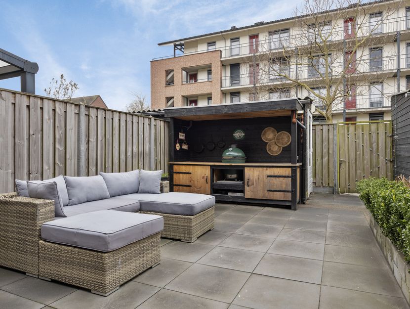 Steur 98, HENDRIK-IDO-AMBACHT