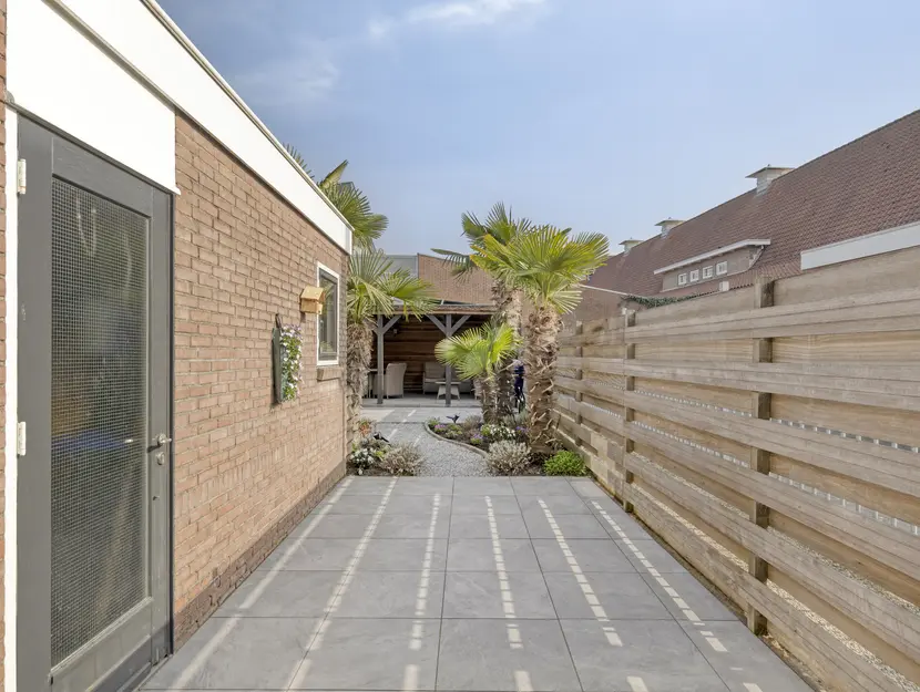 Juliana van Stolbergstraat 28, ZWIJNDRECHT