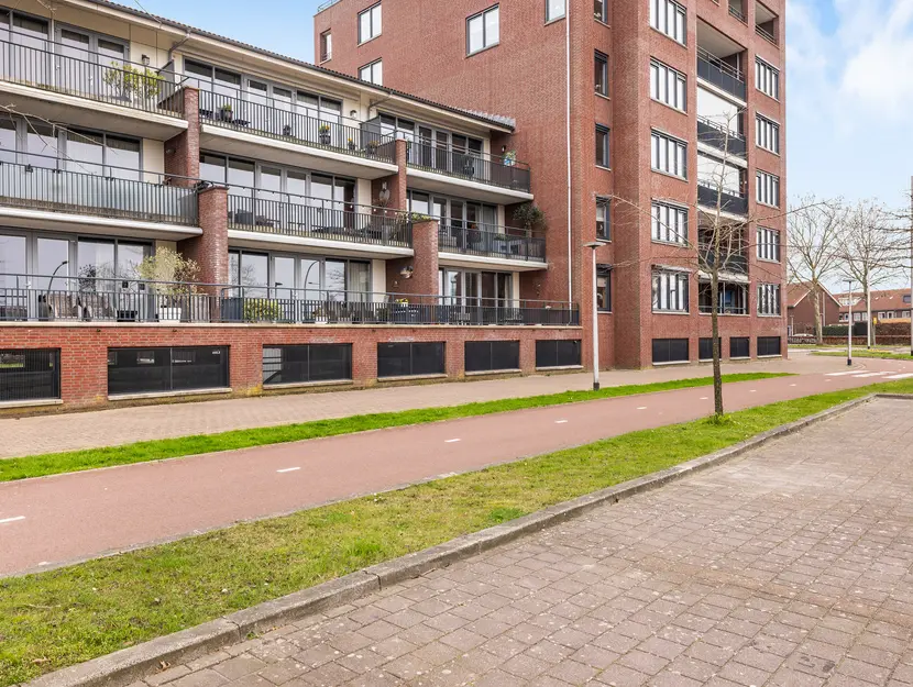Steur 8, HENDRIK-IDO-AMBACHT