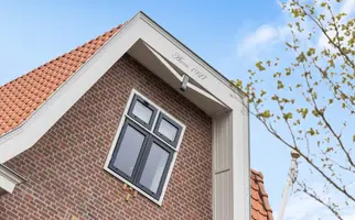 Burgemeester de Bruïnelaan 17, ZWIJNDRECHT