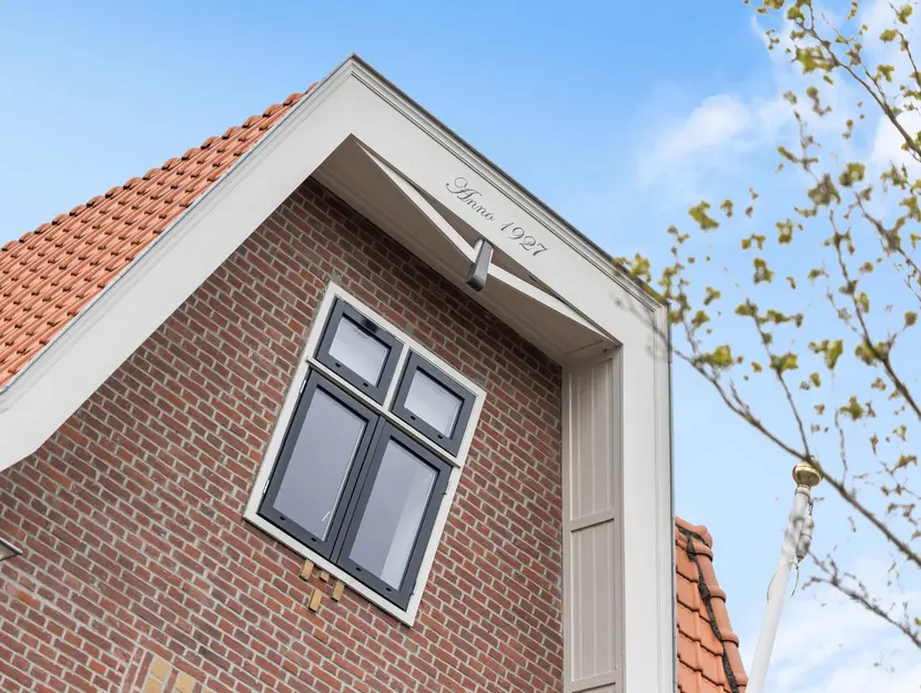 Burgemeester de Bruïnelaan 17, ZWIJNDRECHT
