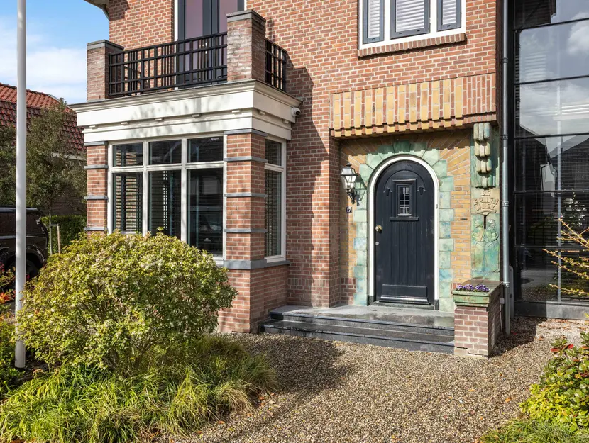 Burgemeester de Bruïnelaan 17, ZWIJNDRECHT