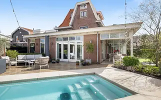 Burgemeester de Bruïnelaan 17, ZWIJNDRECHT
