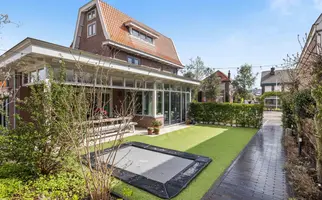Burgemeester de Bruïnelaan 17, ZWIJNDRECHT