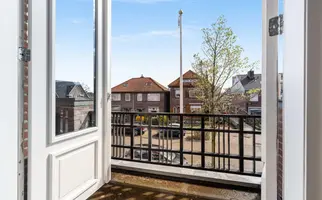 Burgemeester de Bruïnelaan 17, ZWIJNDRECHT