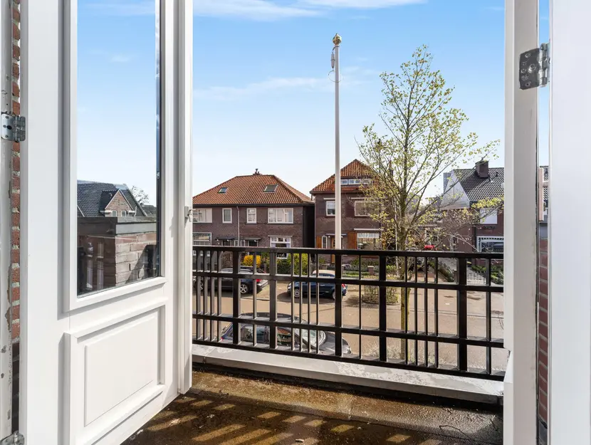 Burgemeester de Bruïnelaan 17, ZWIJNDRECHT