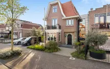 Burgemeester de Bruïnelaan 17, ZWIJNDRECHT
