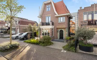 Burgemeester de Bruïnelaan 17, ZWIJNDRECHT