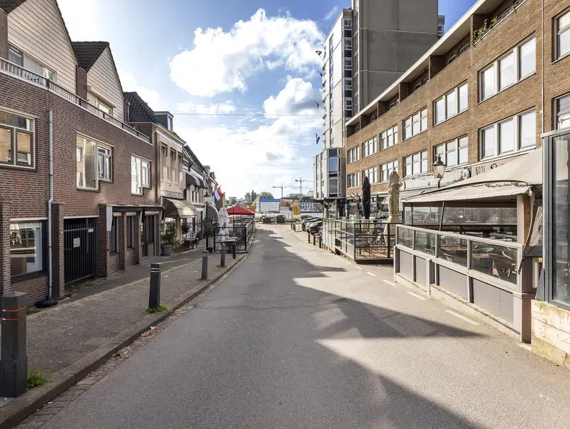 Burgemeester de Bruïnelaan 17, ZWIJNDRECHT