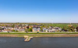 Rivierdijk 199, HARDINXVELD-GIESSENDAM