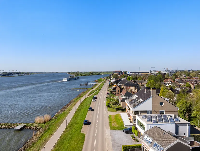 Rivierdijk 199, HARDINXVELD-GIESSENDAM