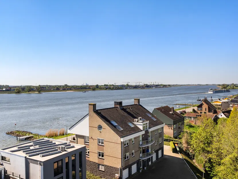 Rivierdijk 199, HARDINXVELD-GIESSENDAM