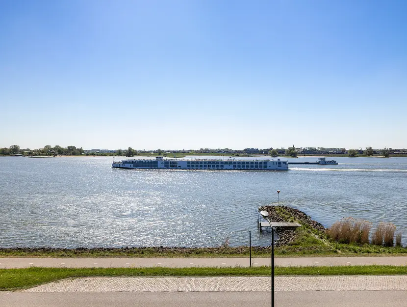 Rivierdijk 199, HARDINXVELD-GIESSENDAM