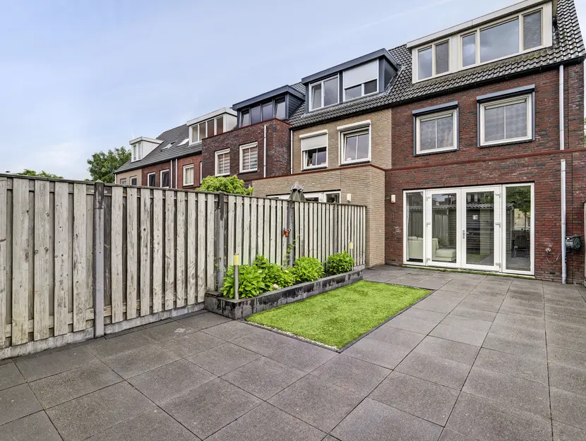 Steur 128, HENDRIK-IDO-AMBACHT