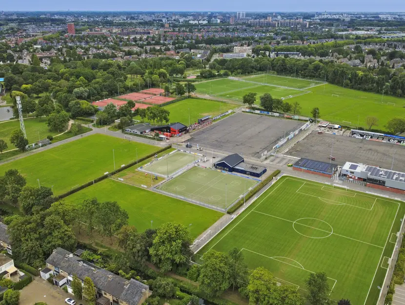 Warmoeziershof 4, HENDRIK-IDO-AMBACHT