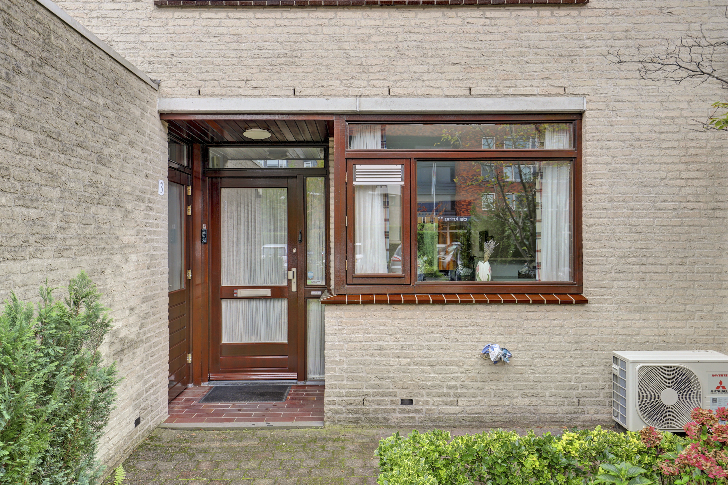 Tussenwoning te koop: De Kring 3, Zwijndrecht