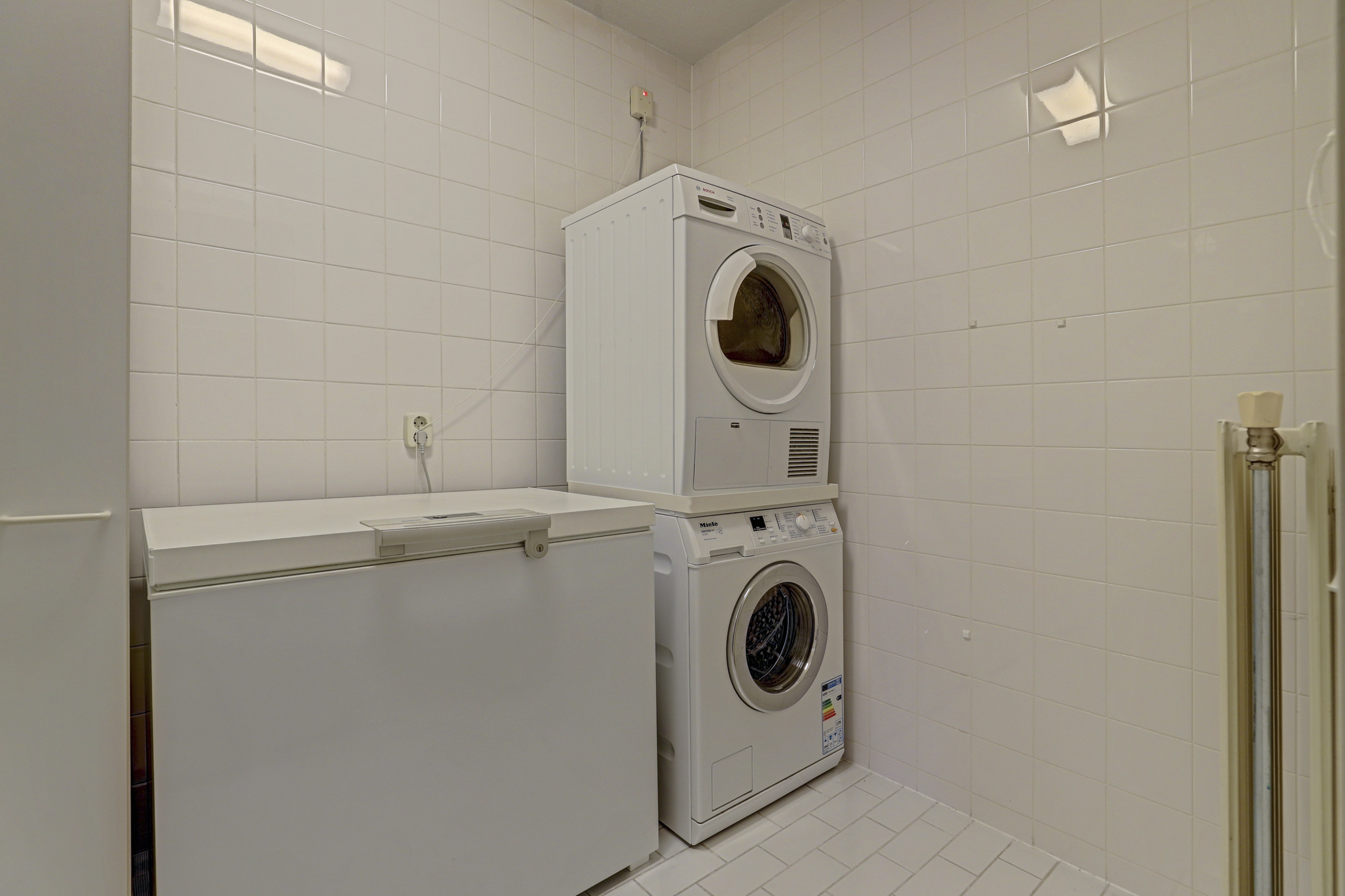 Tussenwoning te koop: De Kring 3, Zwijndrecht