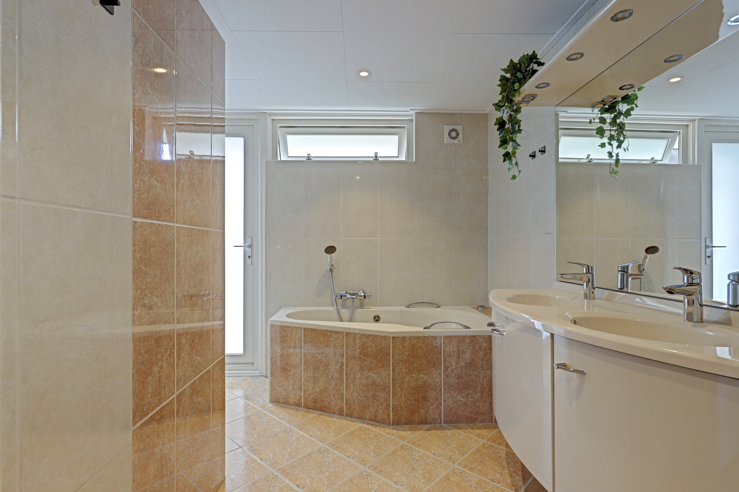 Tussenwoning te koop: Weteringsingel 33, Hendrik-Ido-Ambacht