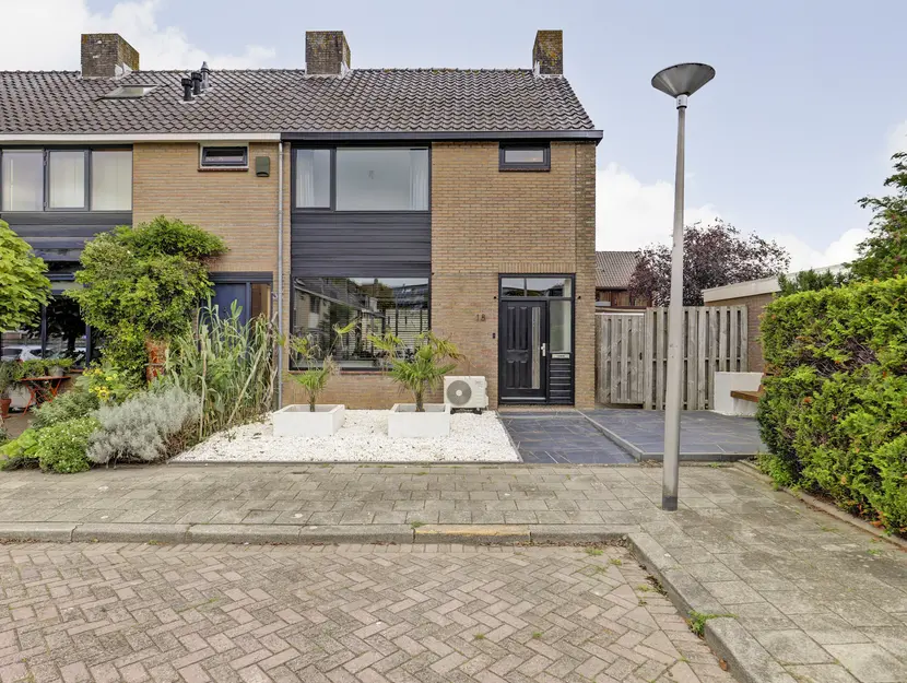 Schultz van Haegenstraat 18, HENDRIK-IDO-AMBACHT