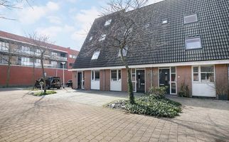 Perengaarde 52, HENDRIK-IDO-AMBACHT