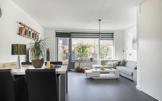 Perengaarde 52, HENDRIK-IDO-AMBACHT