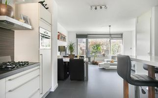 Perengaarde 52, HENDRIK-IDO-AMBACHT