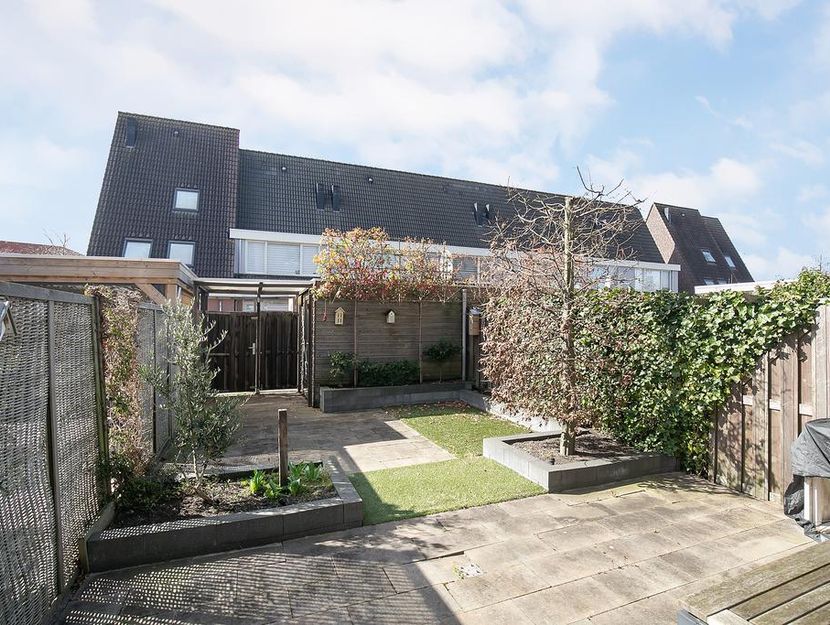 Perengaarde 52, HENDRIK-IDO-AMBACHT