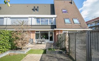 Perengaarde 52, HENDRIK-IDO-AMBACHT