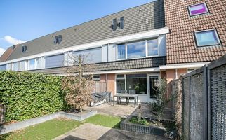 Perengaarde 52, HENDRIK-IDO-AMBACHT