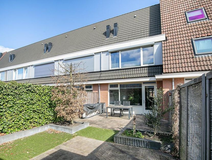 Perengaarde 52, HENDRIK-IDO-AMBACHT