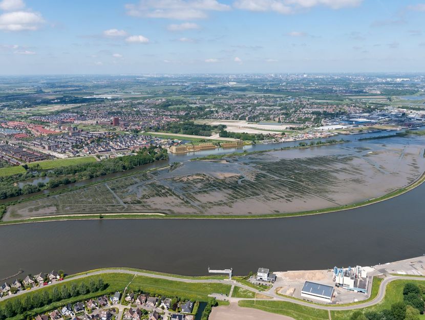 Dijkwoning 2-onder-1-kap, bouwnummer 32 , HENDRIK-IDO-AMBACHT