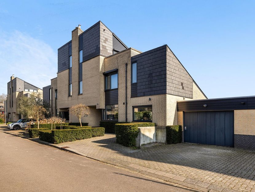 Volkerak 20, ZWIJNDRECHT