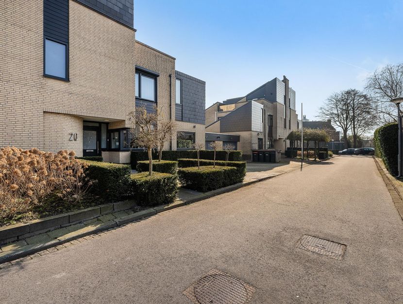 Volkerak 20, ZWIJNDRECHT