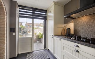 Stoop van Zwijndrechtstraat 14, ZWIJNDRECHT