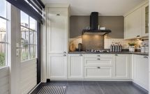 Stoop van Zwijndrechtstraat 14, ZWIJNDRECHT