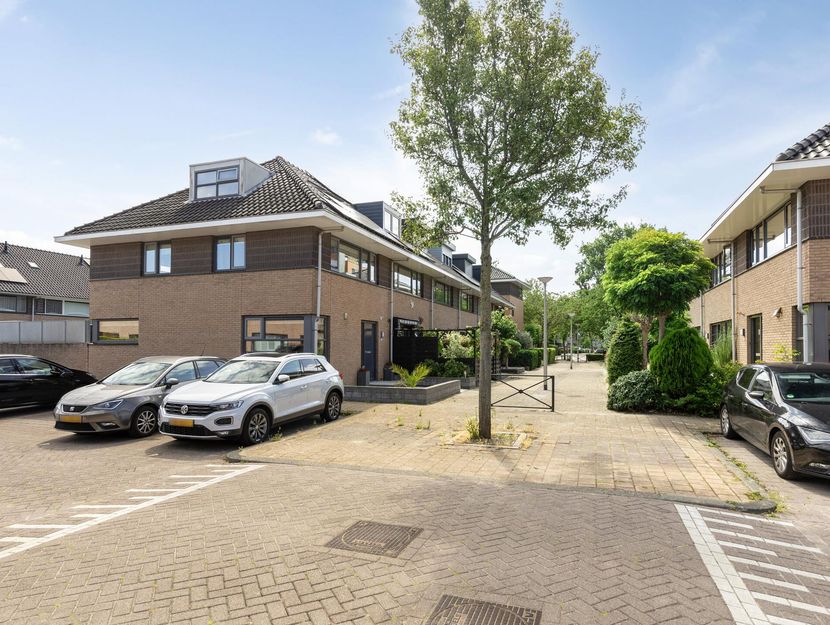 Duizendschoon 51, HENDRIK-IDO-AMBACHT