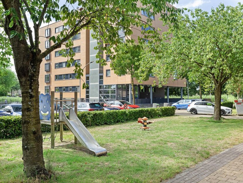 Duizendschoon 51, HENDRIK-IDO-AMBACHT