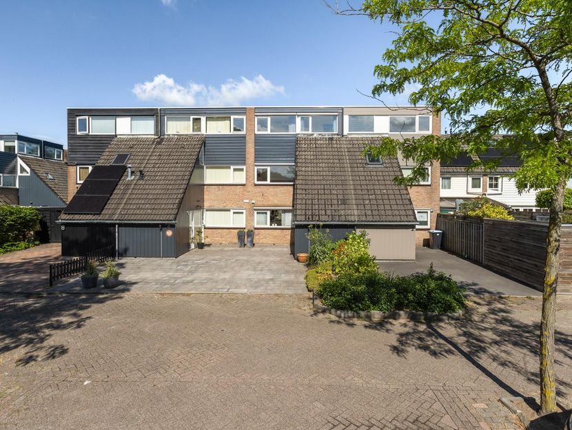 Strobenen-bogerd 4, HENDRIK-IDO-AMBACHT