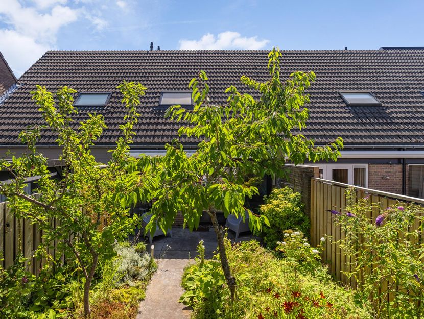 Strobenen-bogerd 4, HENDRIK-IDO-AMBACHT