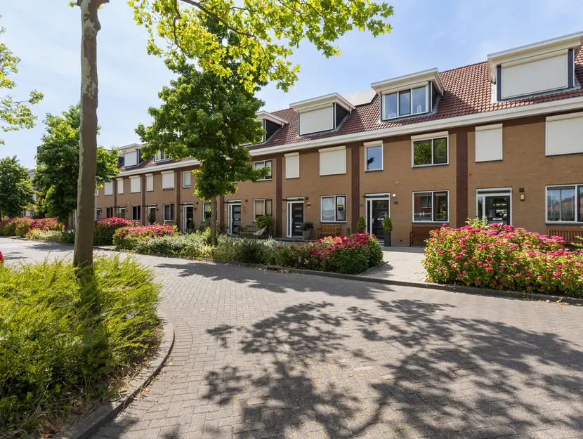 Agnes Bartoutslaan 74, HENDRIK-IDO-AMBACHT