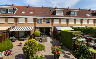 Agnes Bartoutslaan 74, HENDRIK-IDO-AMBACHT